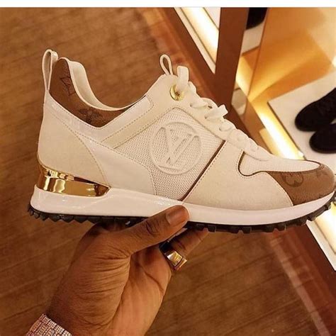 louis vuitton shoes dubai price